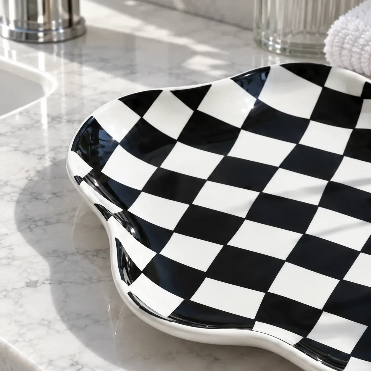 Cairn Checkered Dish, Black and White, construction detail
