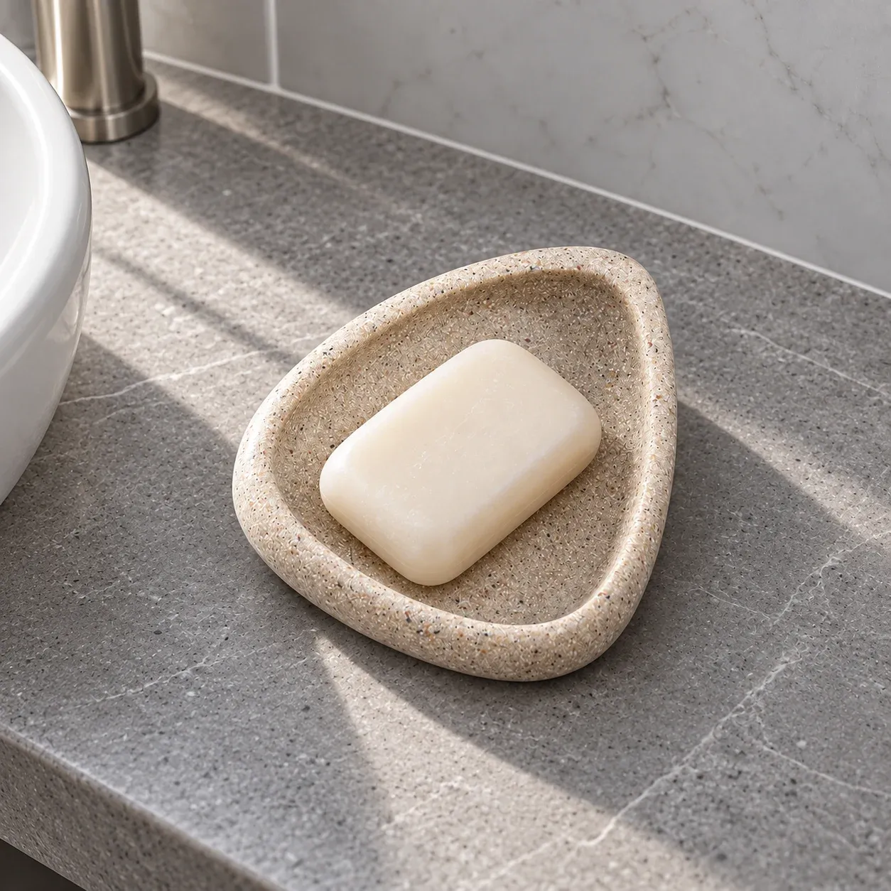 Dunlin Resin Bath Accessories: product in use