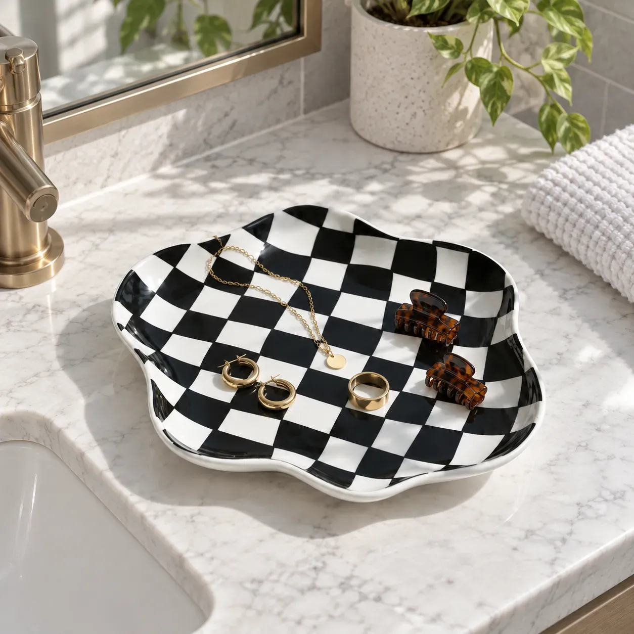 Cairn Checkered Dish